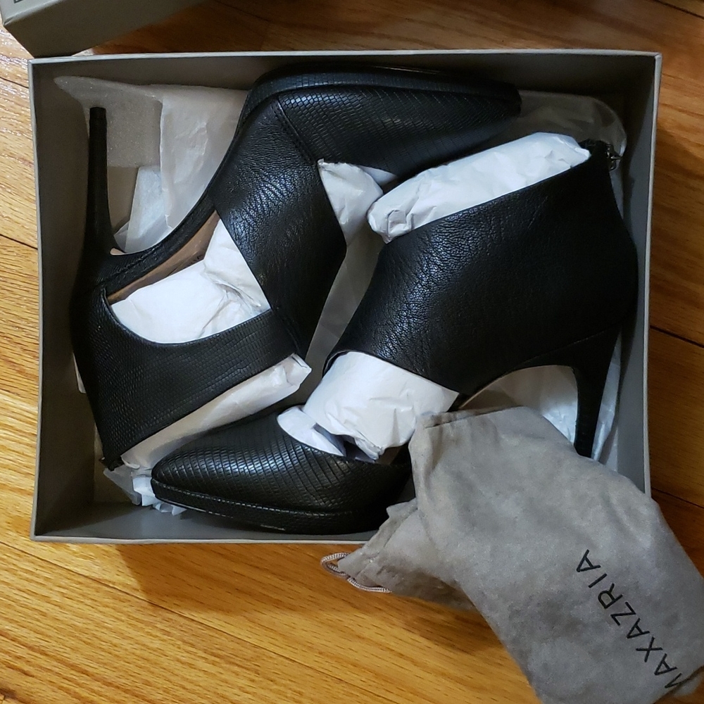 BCBG MAXAZRIA Platform Pump 8.5 Black - Picture 6 of 6